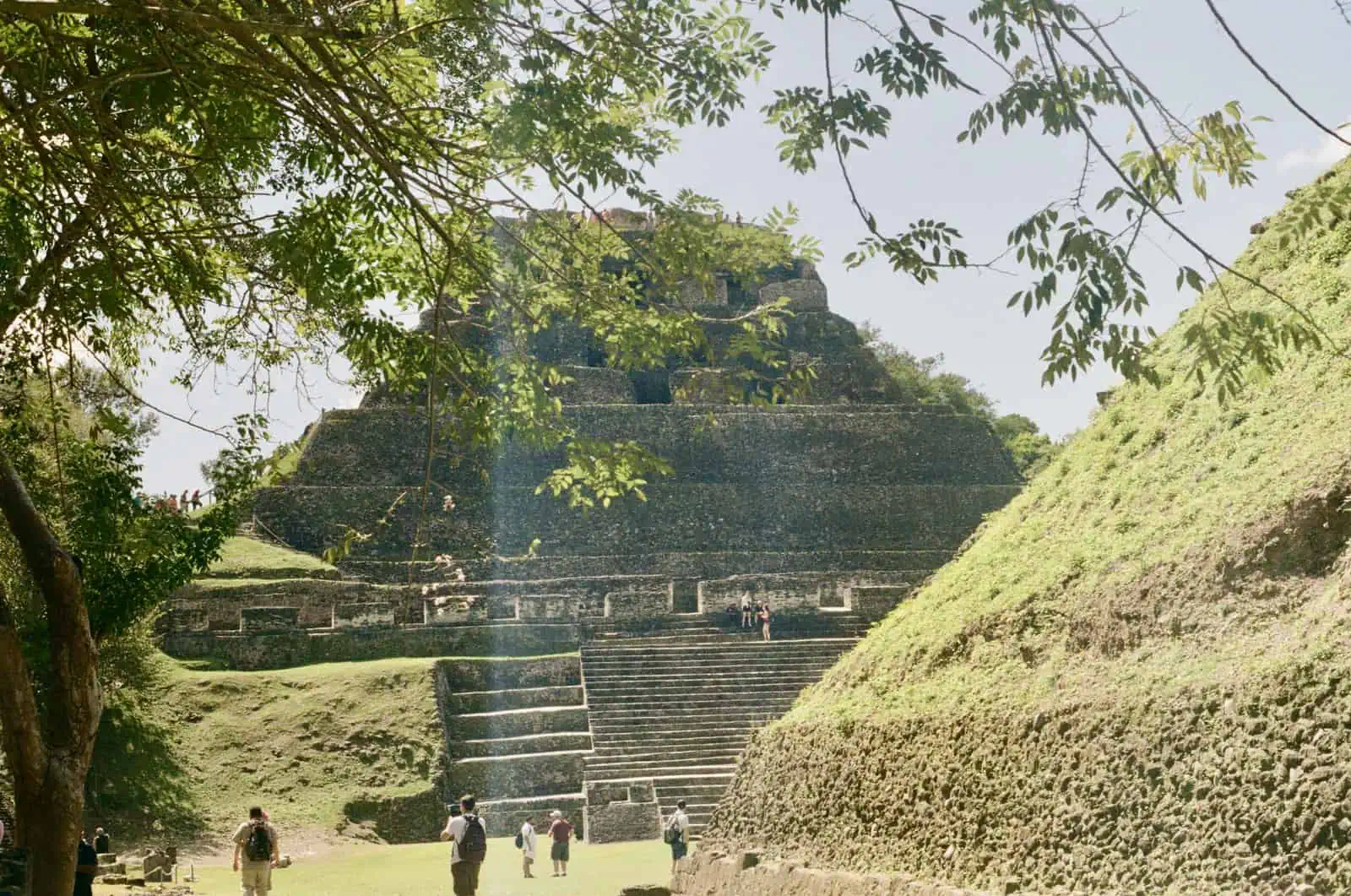 best time to visit belize weather dry season xunantunich mayan ruins