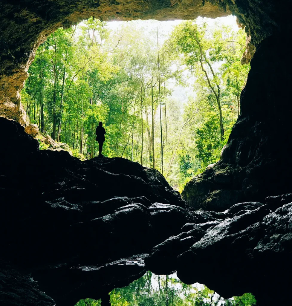 entrance rio frio caves mountain pine ridge